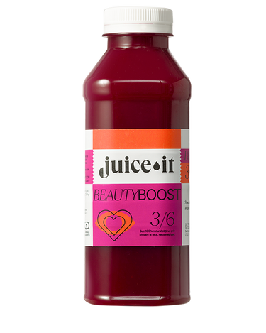 Suc natural Juiceit Beauty Boost 3 cu sfeclă roșie, morcov, măr verde și lămâie, bogat în antioxidanți.